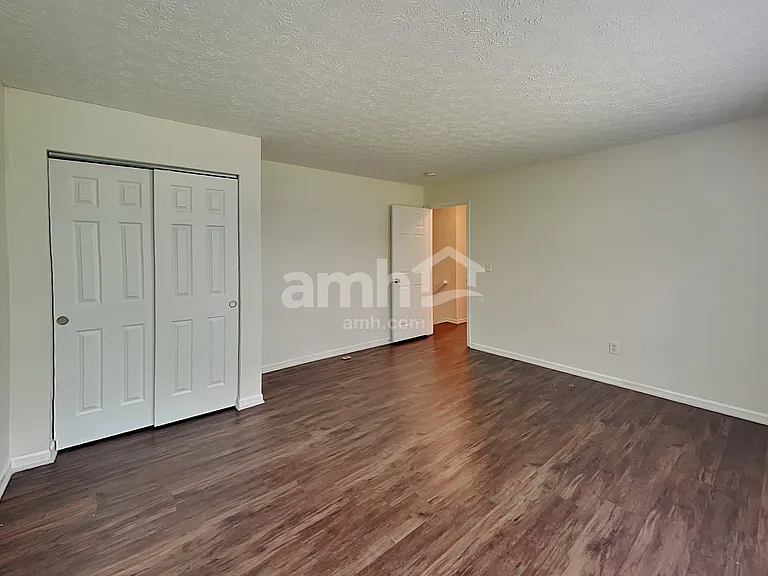 640 Norfolk Sq S — Photo 20