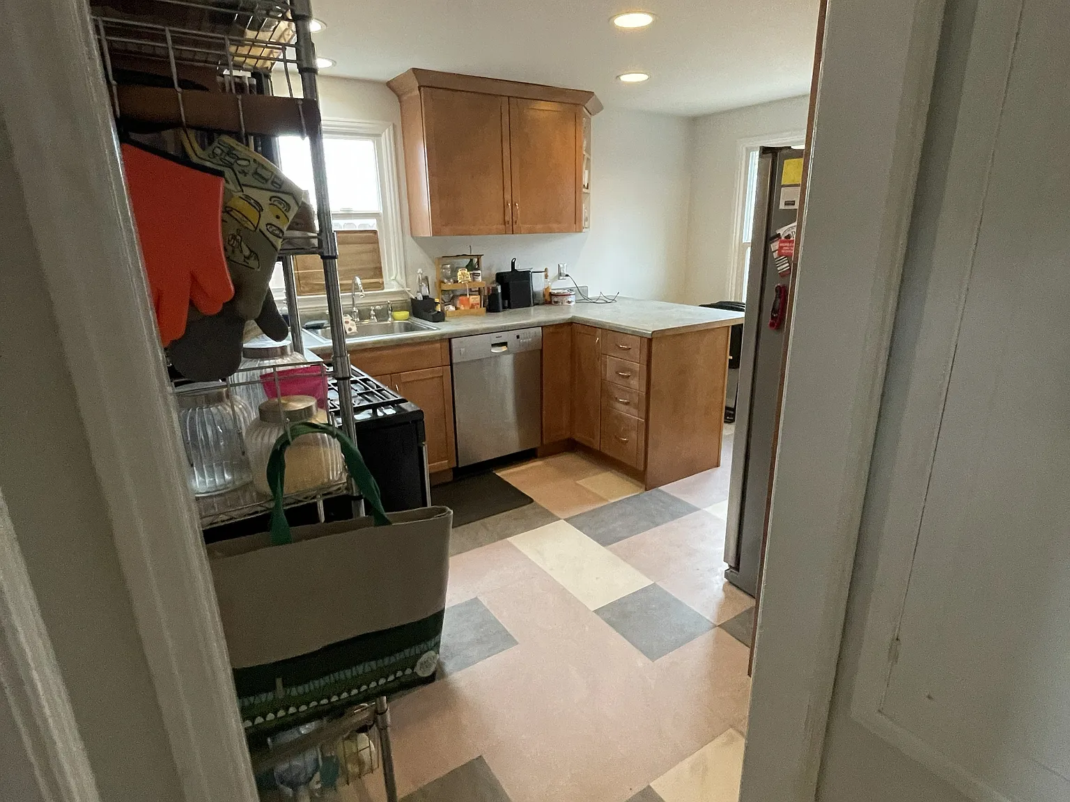 3 bed, 1560 sqft, $2,300 — Photo 4