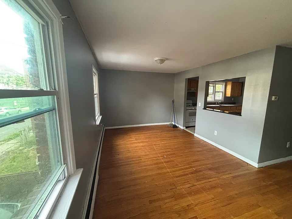 20 Brookdale Ave #1