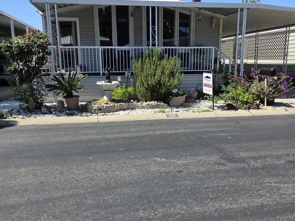 17 Bradley Ln, Antioch, CA 94509