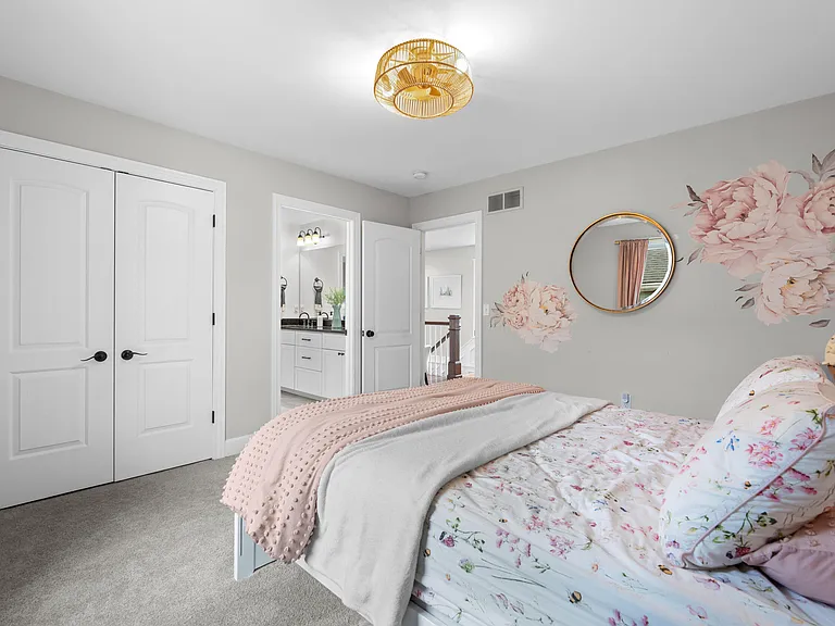 819 Irving Ave — Photo 38