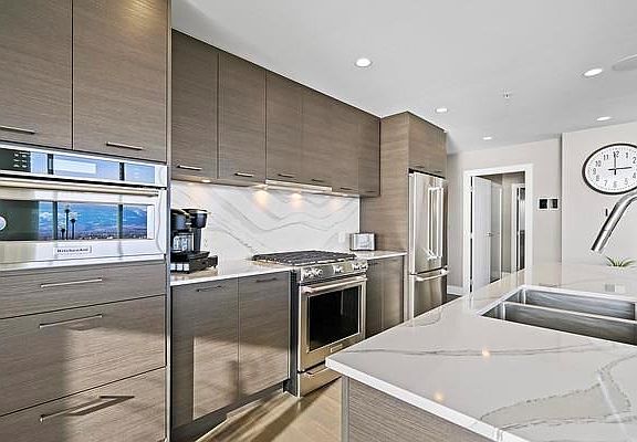 4th image of 1191 Sunset Dr #2603