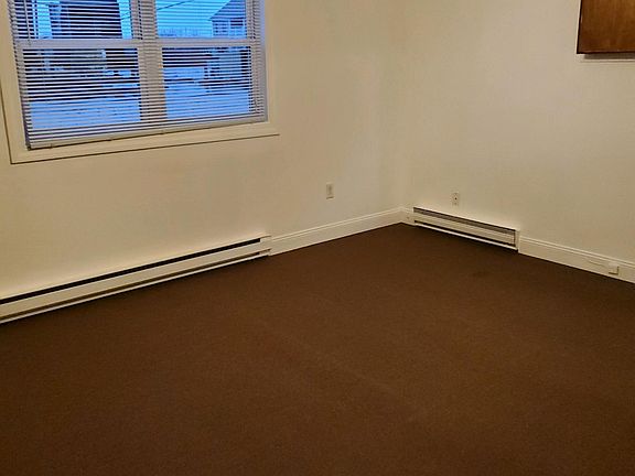 5th image of 28 Newbury St APT 3