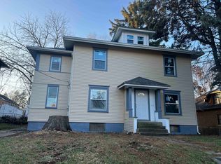 1112 S Maple Ave, Freeport, IL 61032