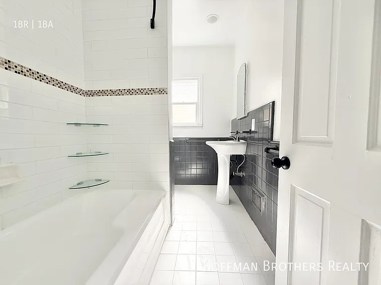 619 S Dunsmuir Ave — Photo 6