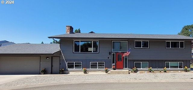 1st image of 3309 NE 42nd Pl