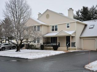 303 Meadowview Dr UNIT 303, East Windsor, CT 06088