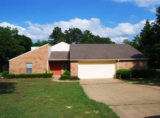 550 E Mountain Rd, White Oak, TX 75693