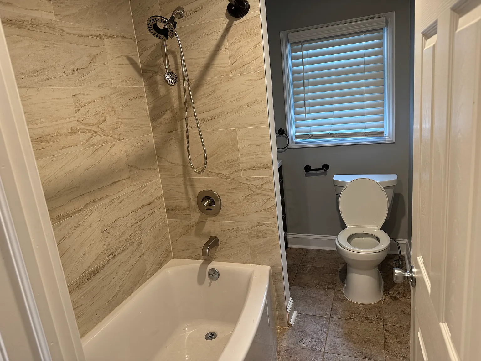 18 Plymouth Ave — Photo 4