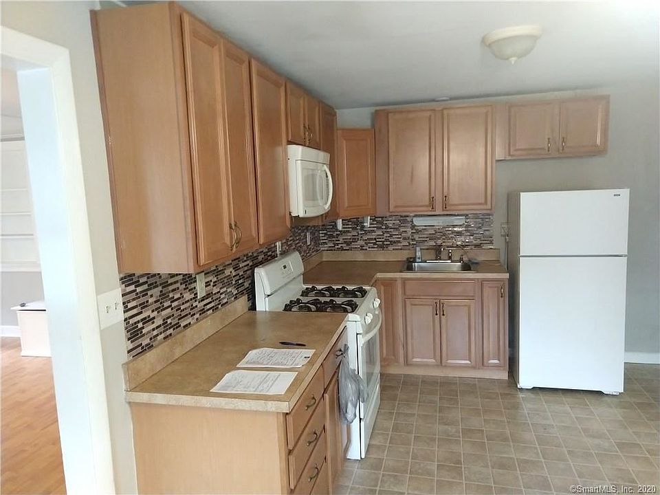2nd image of 47 Grand St