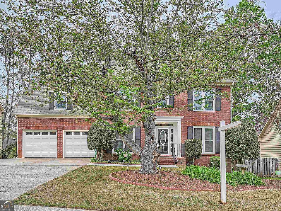 1st image of 641 Radford Cir