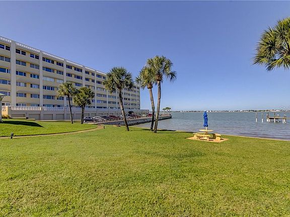 3rd image of 100 Bluff View Dr APT 106A