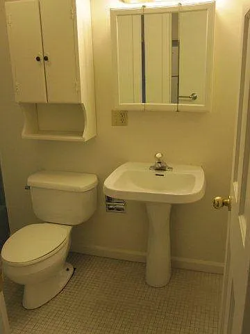 348 College St #104 — Photo 6