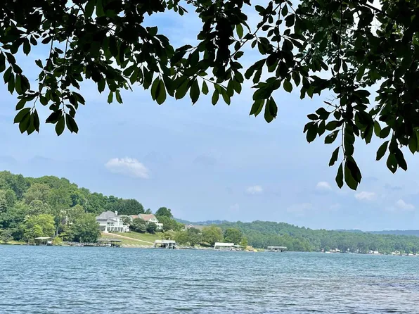 5 Sutton Cove Rd, Hiawassee, GA 30546