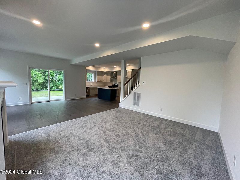 3rd image of 9 Blair Court