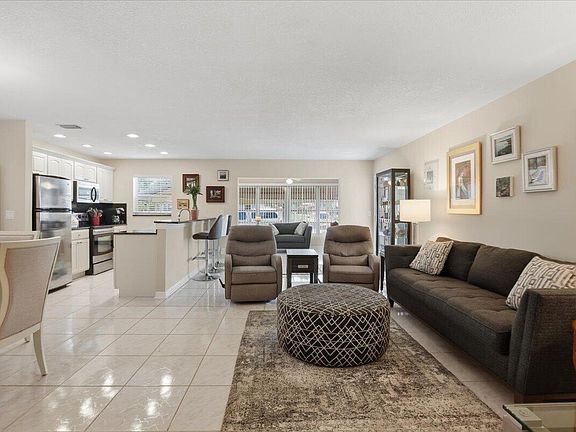 5th image of 1172 S Drive Circle #B