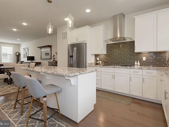 4th image of 13338 Sherwood Park Ln