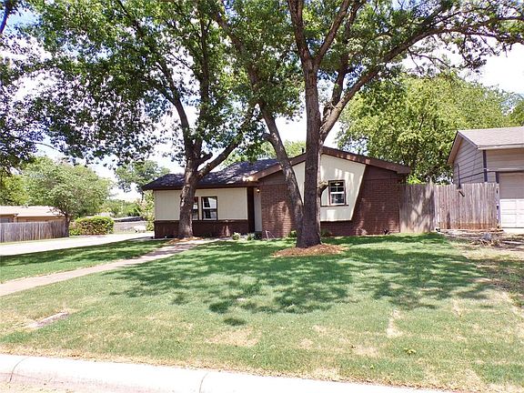 3rd image of 4801 Sandage Ave