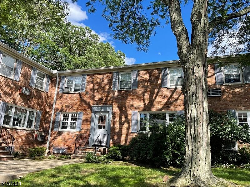 1st image of 30 Wedgewood Dr #45