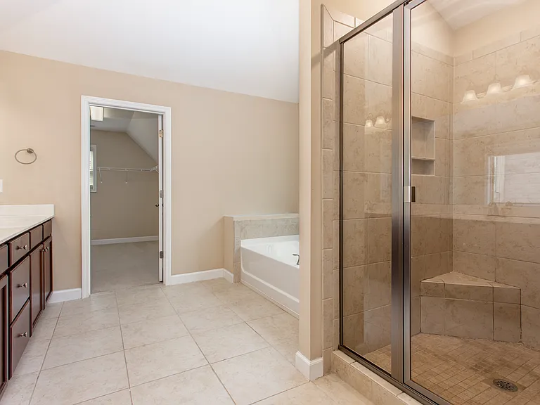 930 Hampton Oaks Dr — Photo 18