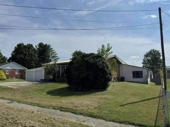 738 Crescent Way, Radcliff, KY 40160