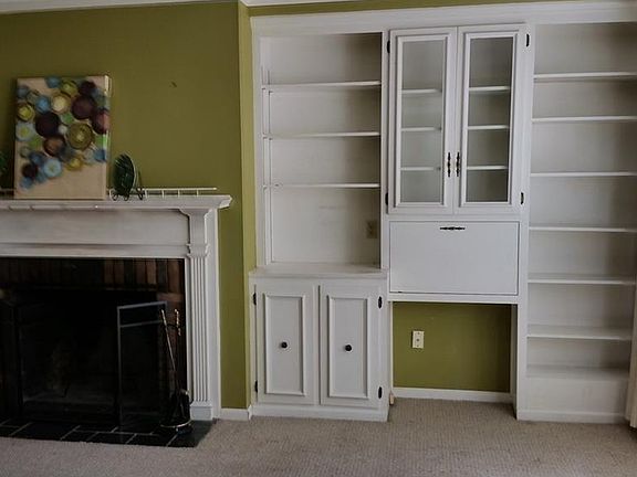 2nd image of 5 Meadowlawn Dr Unit 16