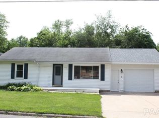 217 Oakdale Ave, Pekin, IL 61554