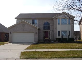 2858 Dina Dr, Troy, MI