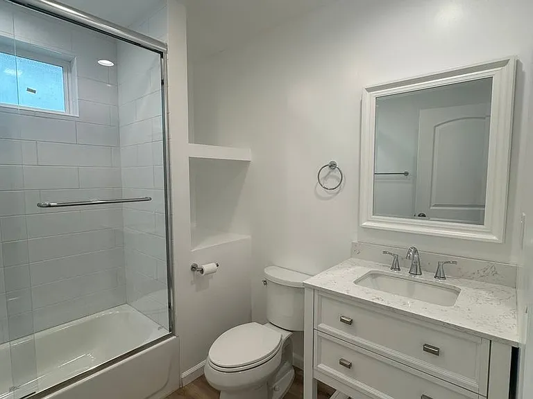 14529 Hartland St — Photo 8