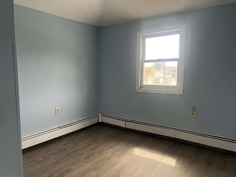 40 Portland Ave — Photo 24