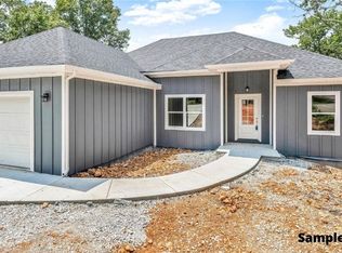 8 Skelton Dr, Bella Vista, AR 72715