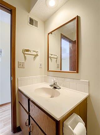 5th image of 1916 Lawrence Ct