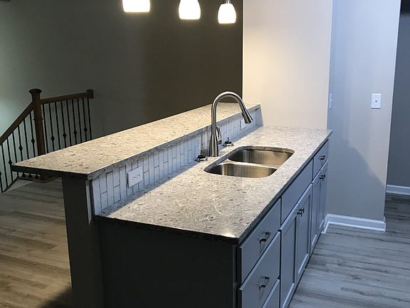 5th image of 11960 Holly Cir NW