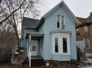 1015 S 6th St #1, Rockford, IL 61104