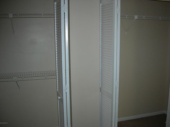 4th image of 5556 Pinehill Ln