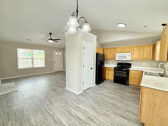 4th image of 4504 Biesterfield Dr