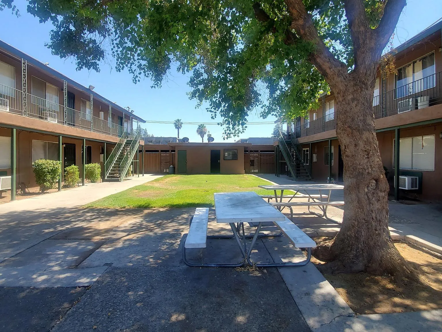 2 bed, 740 sqft, $1,120 — Photo 3
