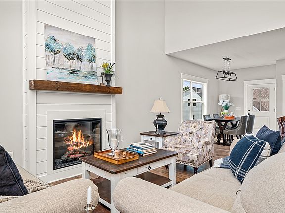 4th image of 1627 Daly Dr