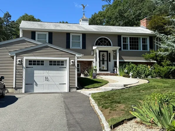 179 Slocum Rd, Dartmouth, MA 02747