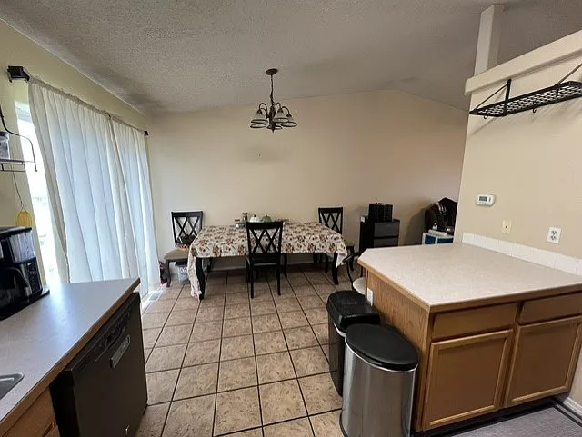 618 E Autumn Ave — Photo 3