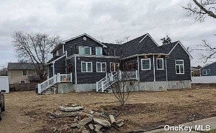 1st image of 33 S Bay Dr