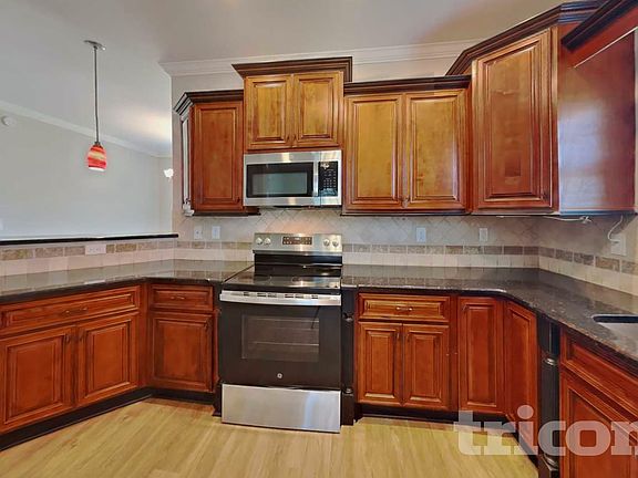 5th image of 1306 Crescent Ridge Dr