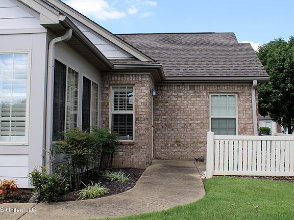 2nd image of 8849 Parkview Oaks Cir