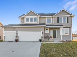 70 SE Wildflower Dr, Pleasant Hill, IA 50327