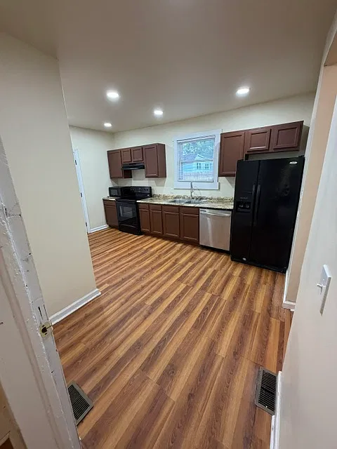 4 bed, 1506 sqft, $2,800 — Photo 4