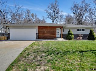 530 Walnut St, Hickman, NE 68372