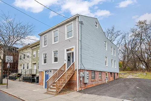 69 2nd St Photo 1