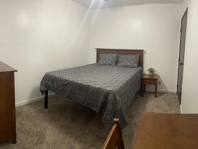 Sunrise Apartments — Photo 15