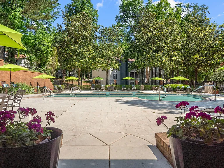 Belmont Crossing Apartment Homes — Photo 44