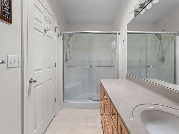4th image of 1591 Hickory Trace Dr